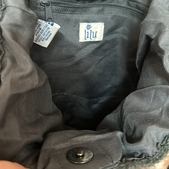 knit sweater Purse with multicolor pom-poms - snap closure - Picture 5 of 6